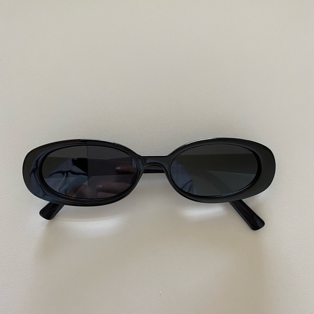 Black rectangular sunglasses